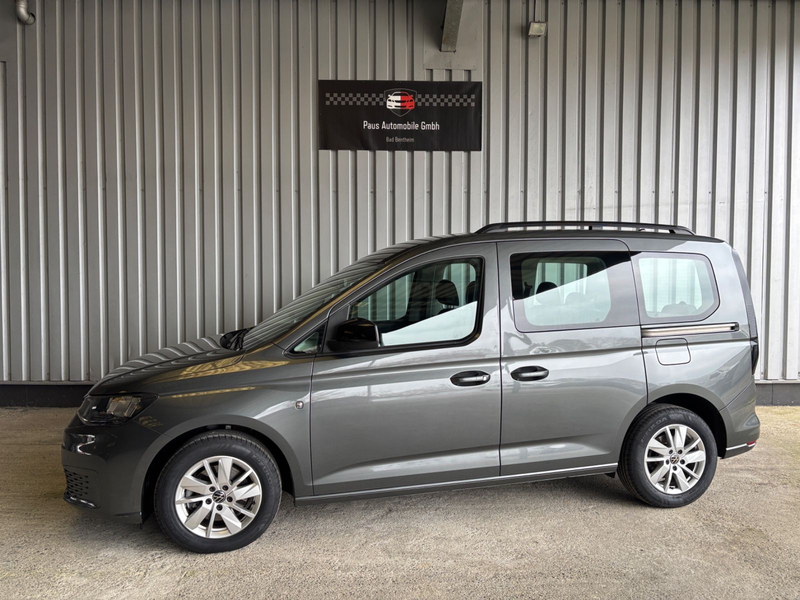 VW Caddy Life 2.0 TDI 5-Sitzer / DSG / Navigation