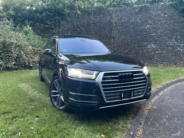 Audi Q7 3.0 TDI S-Line/ Bose/ Panorama