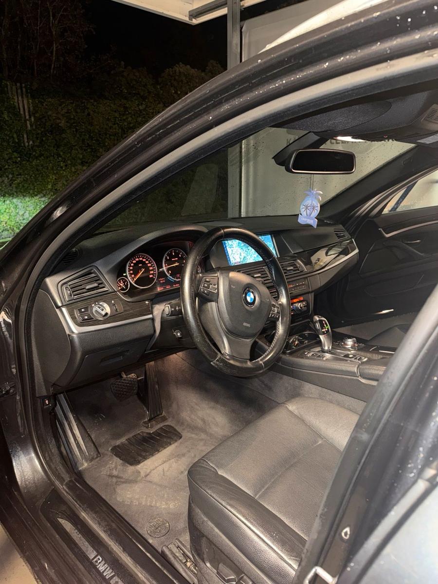 BMW 520 2011 — photo 6