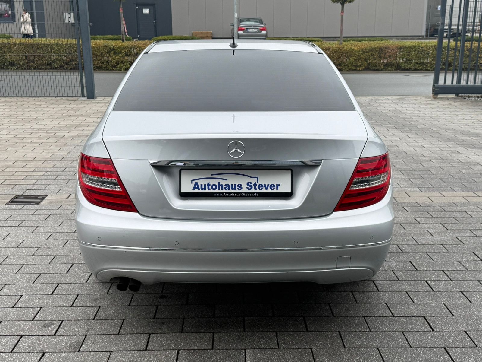Fahrzeugabbildung Mercedes-Benz C 180 C -Klasse Lim. C 180 CGI BlueEfficiency