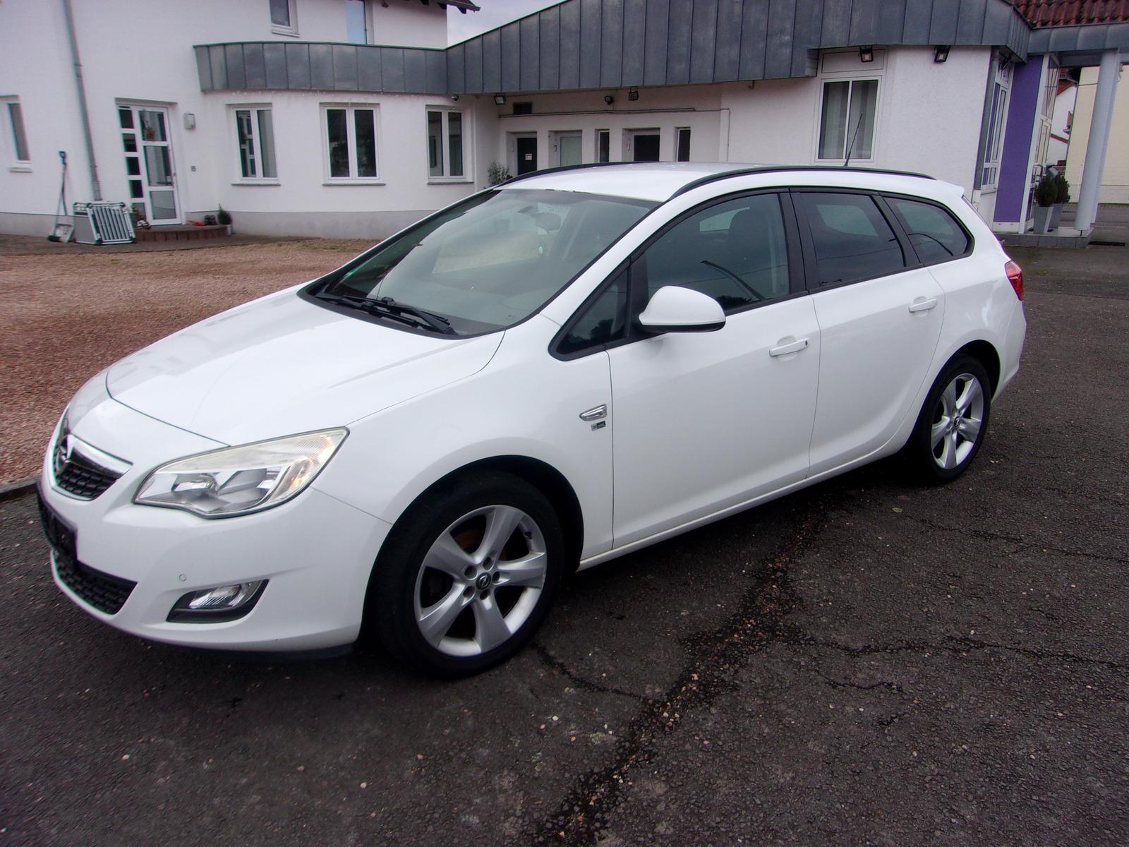 Opel Astra J Sports Tourer
