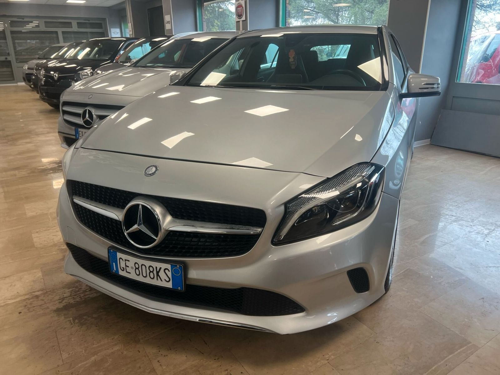 MERCEDES-BENZ A 180