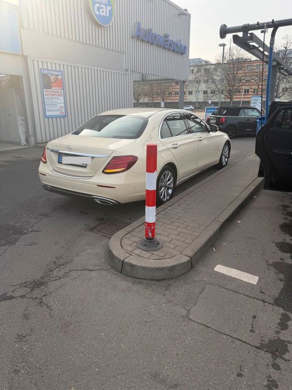 Image of Mercedes-Benz E 200