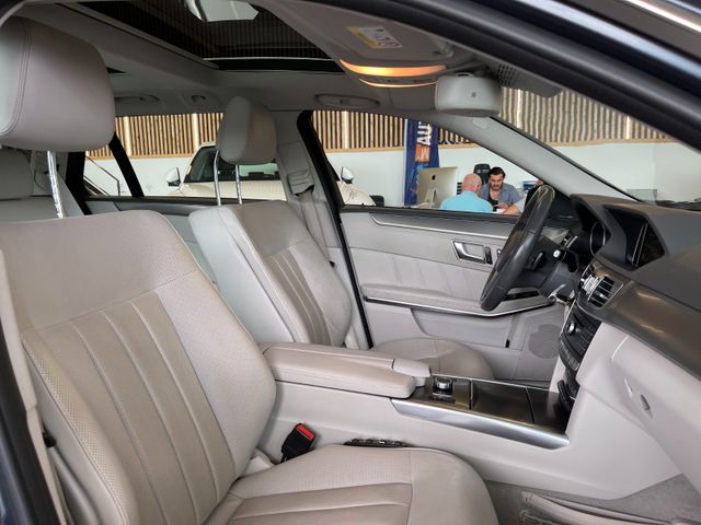 Mercedes-Benz E 350 BlueTec 4Matic Aut*ACC*AHK*NAVI*LEDER*PANO