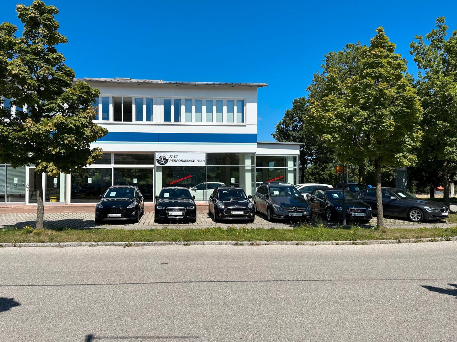showroom-image-top