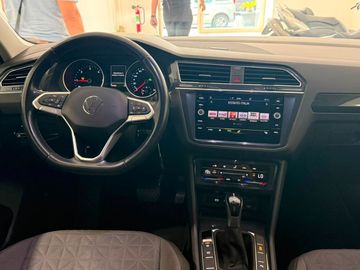 Volkswagen Tiguan - 11