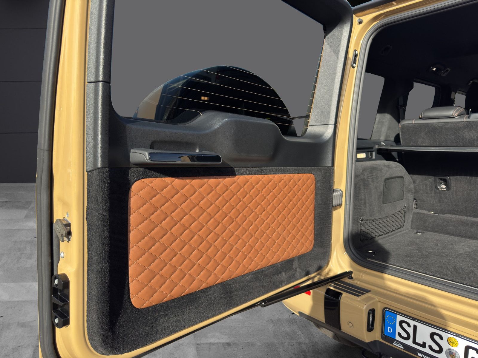 Fahrzeugabbildung Mercedes-Benz G 63 AMG/Garantie/Sdhz/Drivers/Sonderlack/AHK/