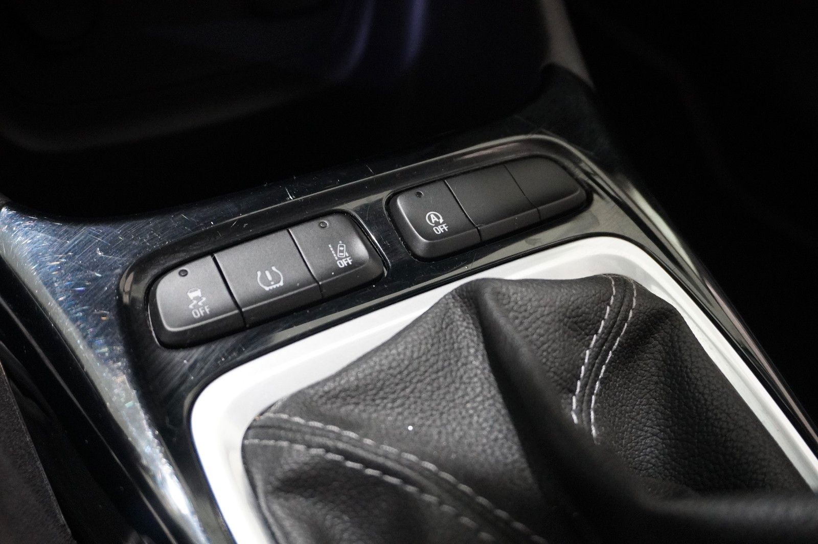 Fahrzeugabbildung Opel Crossland (X) 1.2 EDITION NAVI/LED/KAMERA/TEMP.
