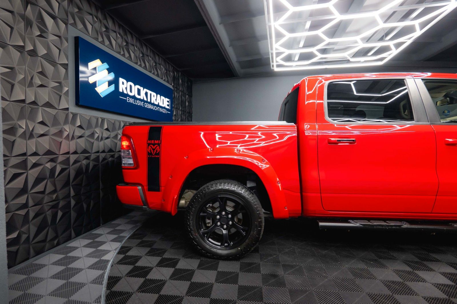 Fahrzeugabbildung Dodge RAM 5.7 V8 HEMI 4x4 LPG BRC Offroad Night-Paket