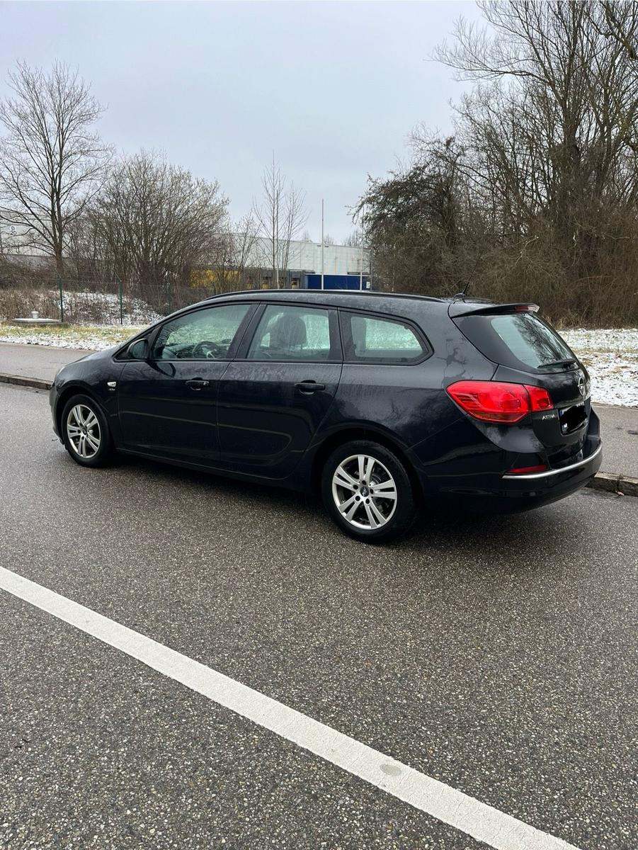 Opel Astra 2013 — photo 6