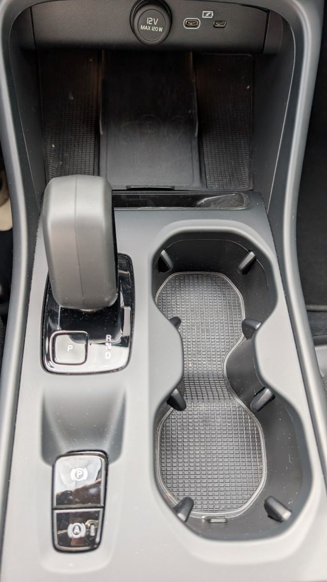 Fahrzeugabbildung Volvo XC 40 B4/Standheizung/Winterpaket