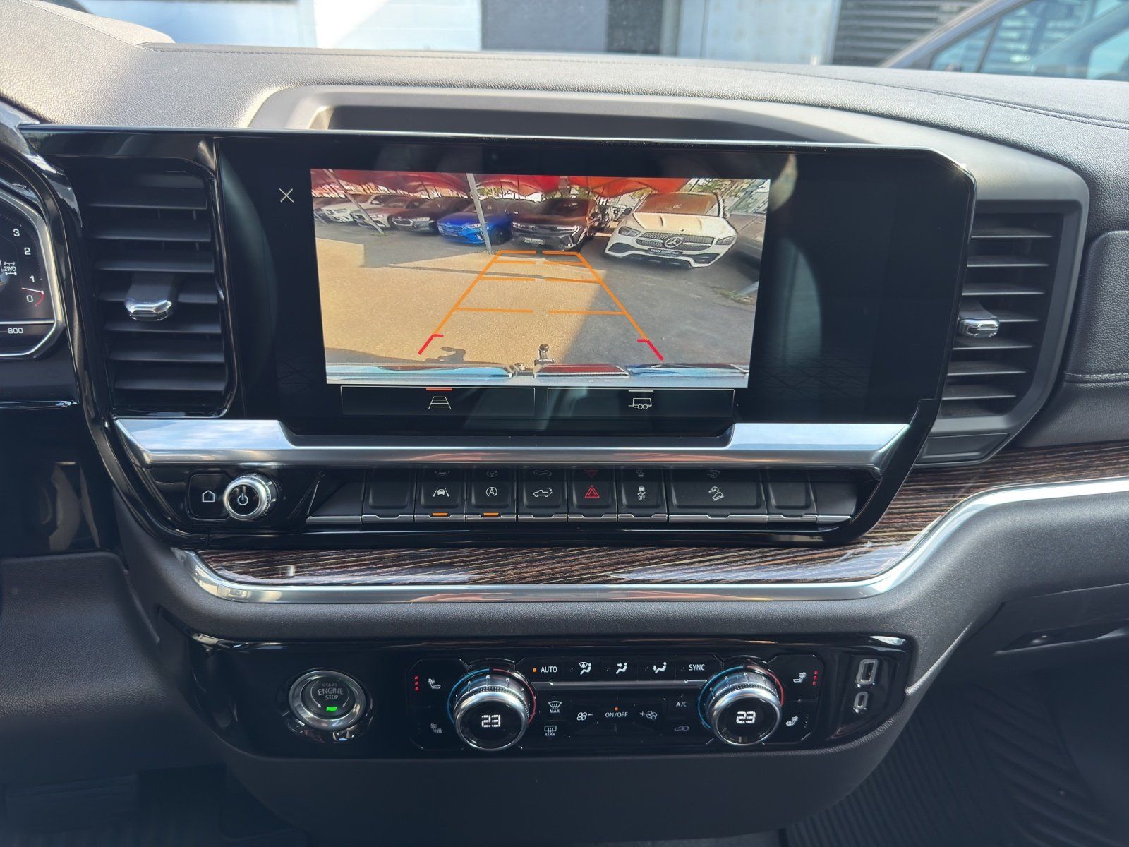 Fahrzeugabbildung GMC Sierra 5,3l V8 SLE UNFALLFREIES FZG/GARANTIE/CAD
