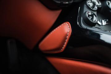 2022 Aston Martin V12 VANTAGE — миниатюра 19
