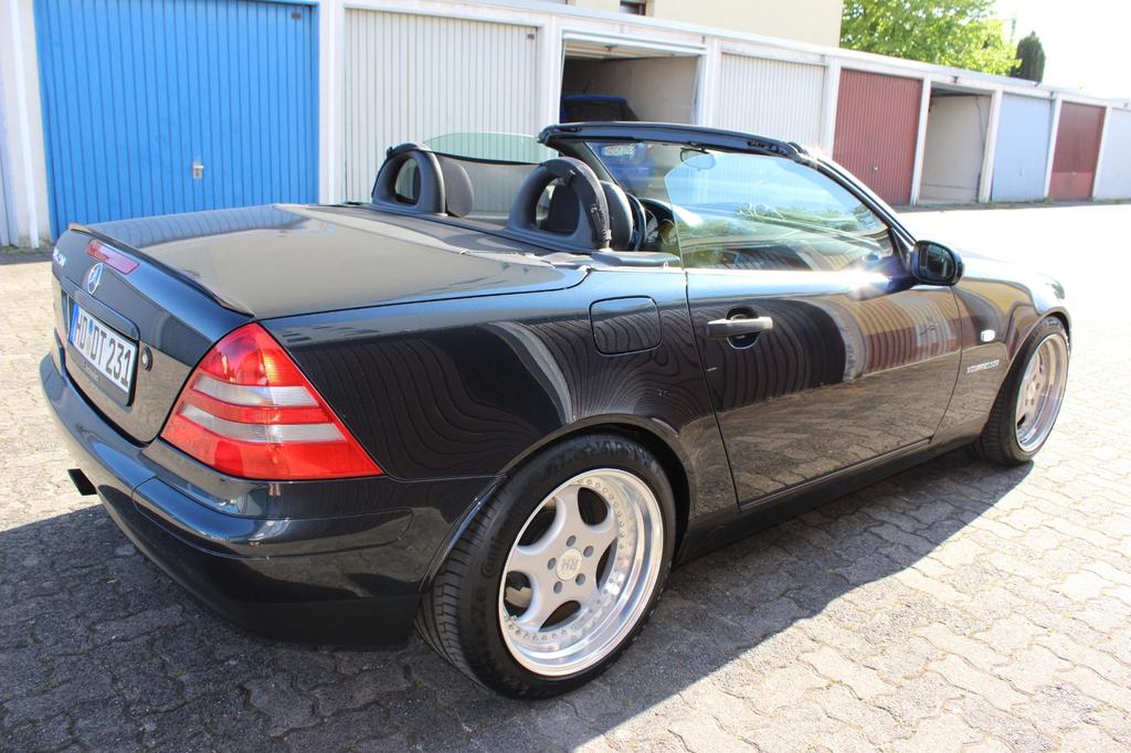 Mercedes-Benz SLK 230