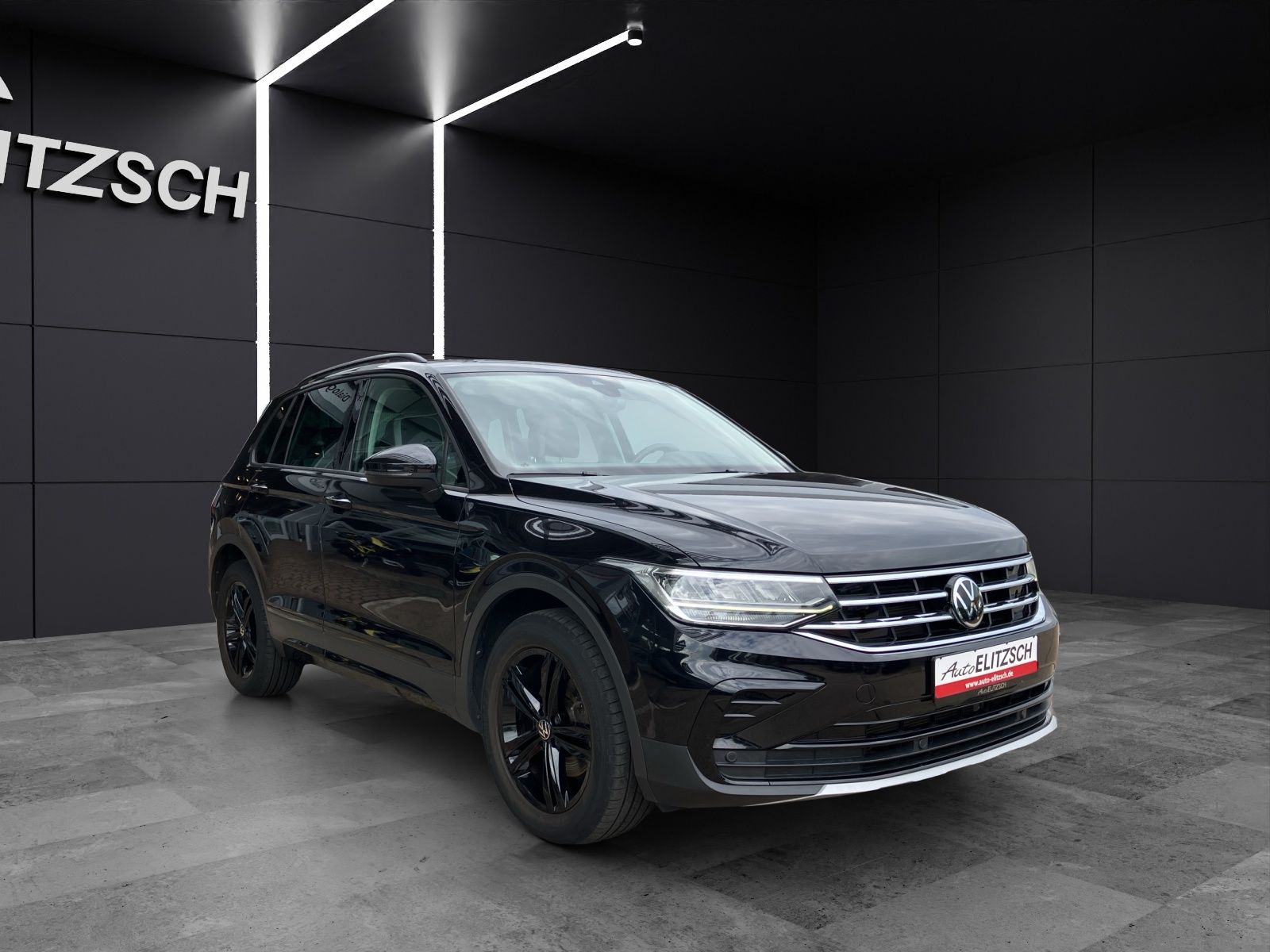 Fahrzeugabbildung Volkswagen Tiguan TDI Urban Sport DSG LED Navi ACC AHK PDC