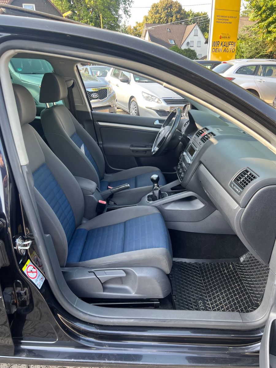 Fahrzeugabbildung Volkswagen Golf V Lim. Tour Edition *1.HAND*