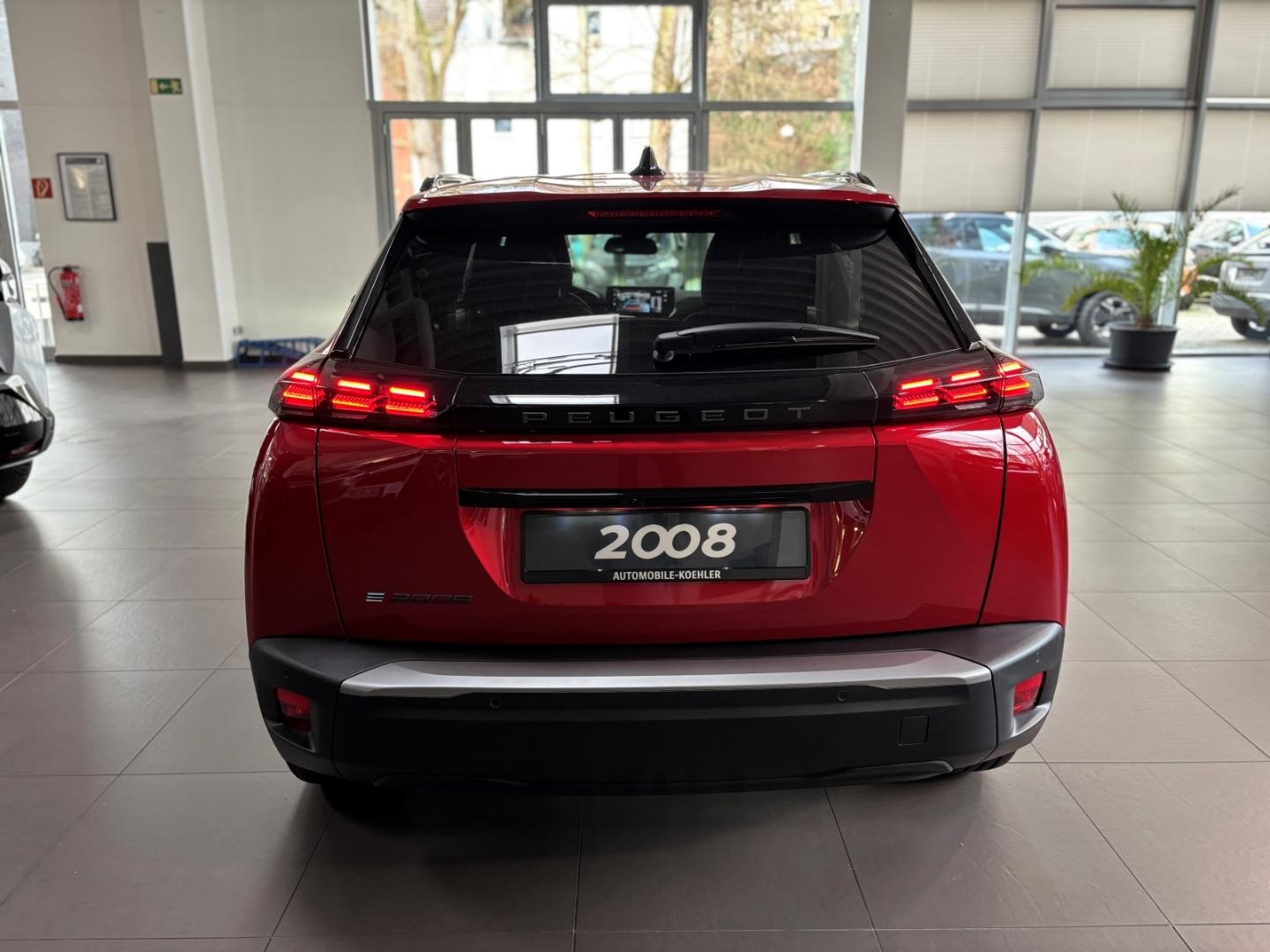 Peugeot 2008 e- Allure 156 LED SITZHEIZUNG Klimaautom.