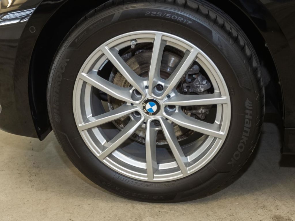BMW 318 dTour AHK Navi DAB LED RFK LenkradHZG PDCv h foto 5