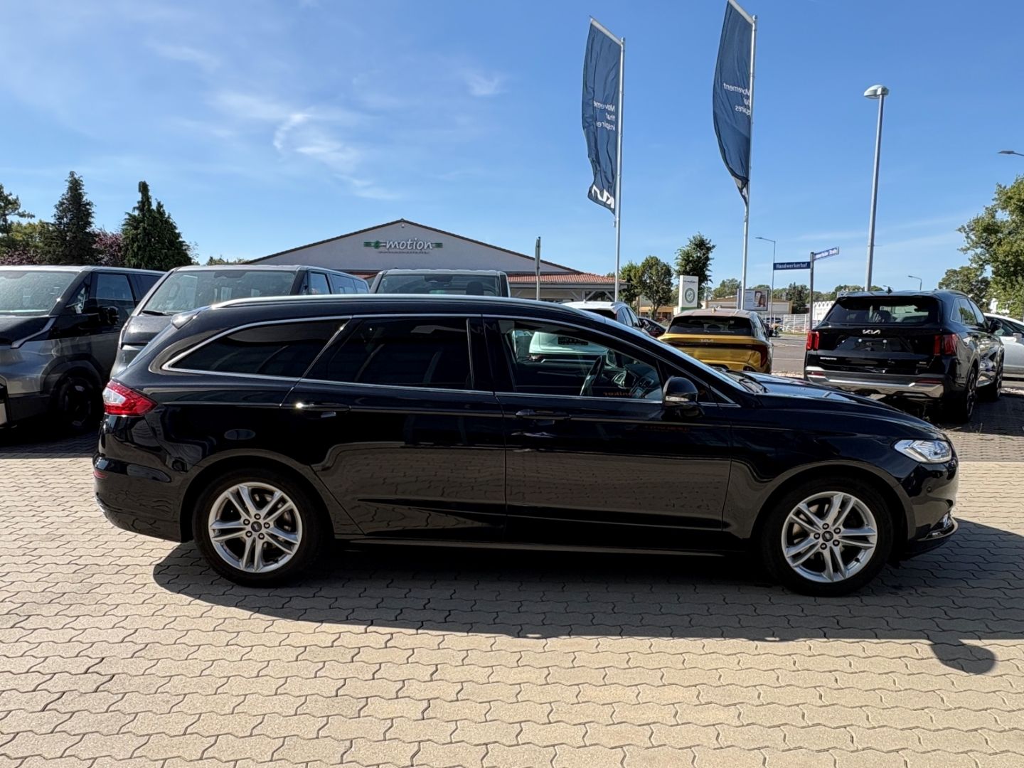 Fahrzeugabbildung Ford Mondeo Titanium elek Heckkl Memory totWinkAss