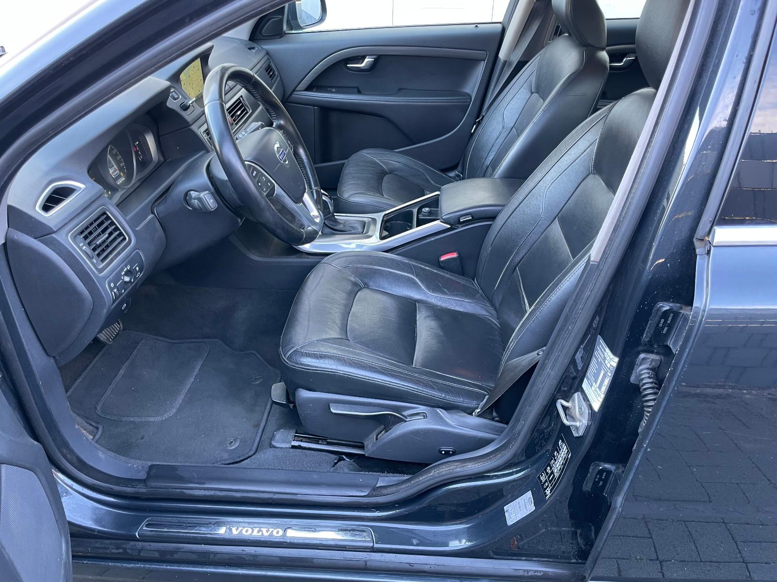 Volvo V70 2015 — photo 16