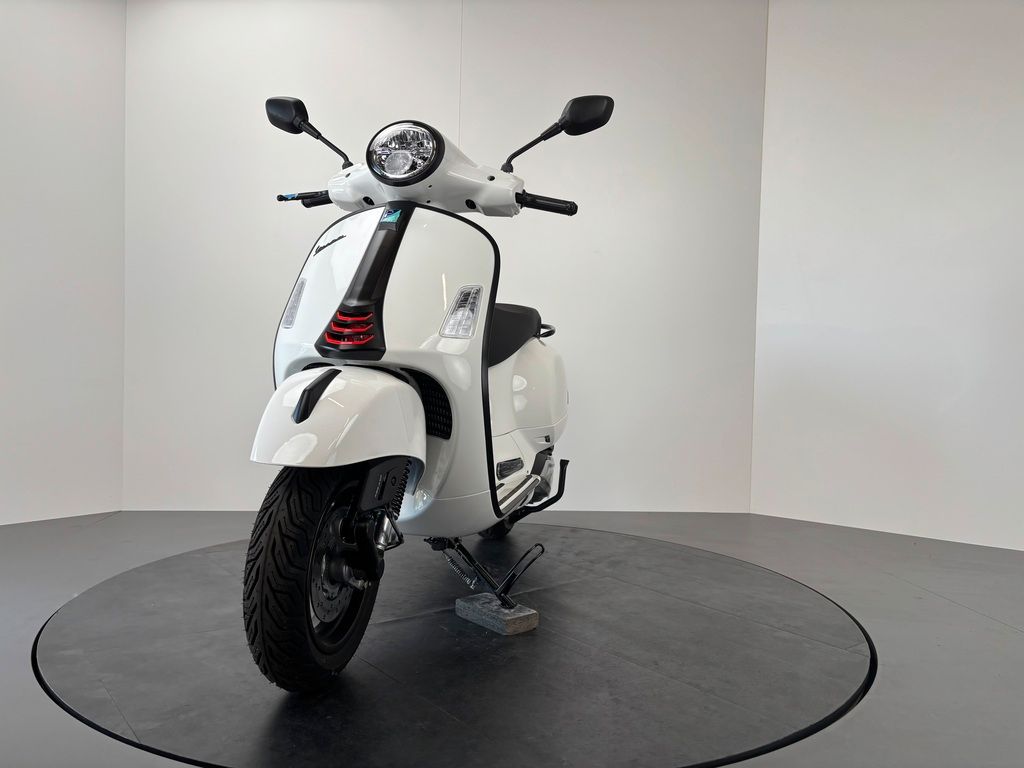 Fahrzeugabbildung Vespa GTS 310 FL SuperSport *NEUFAHRZEUG 2026*