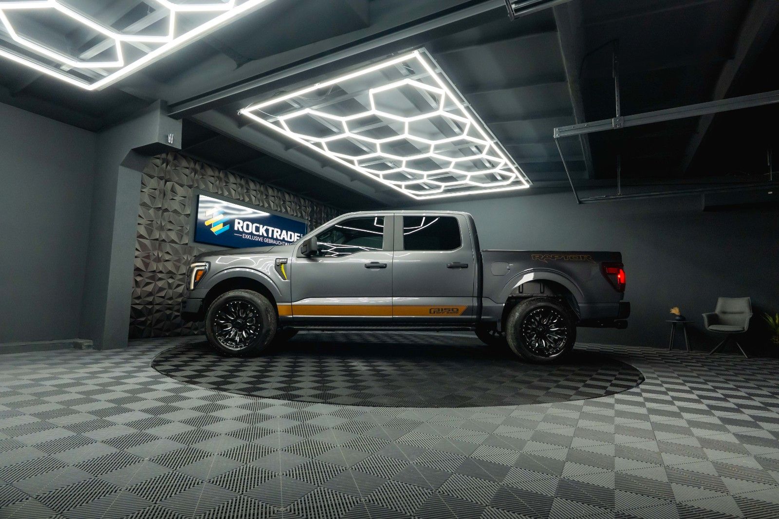 Fahrzeugabbildung Ford F150 5.0L V8 4x4 Offroad SuperCrew RAPTOR 19%