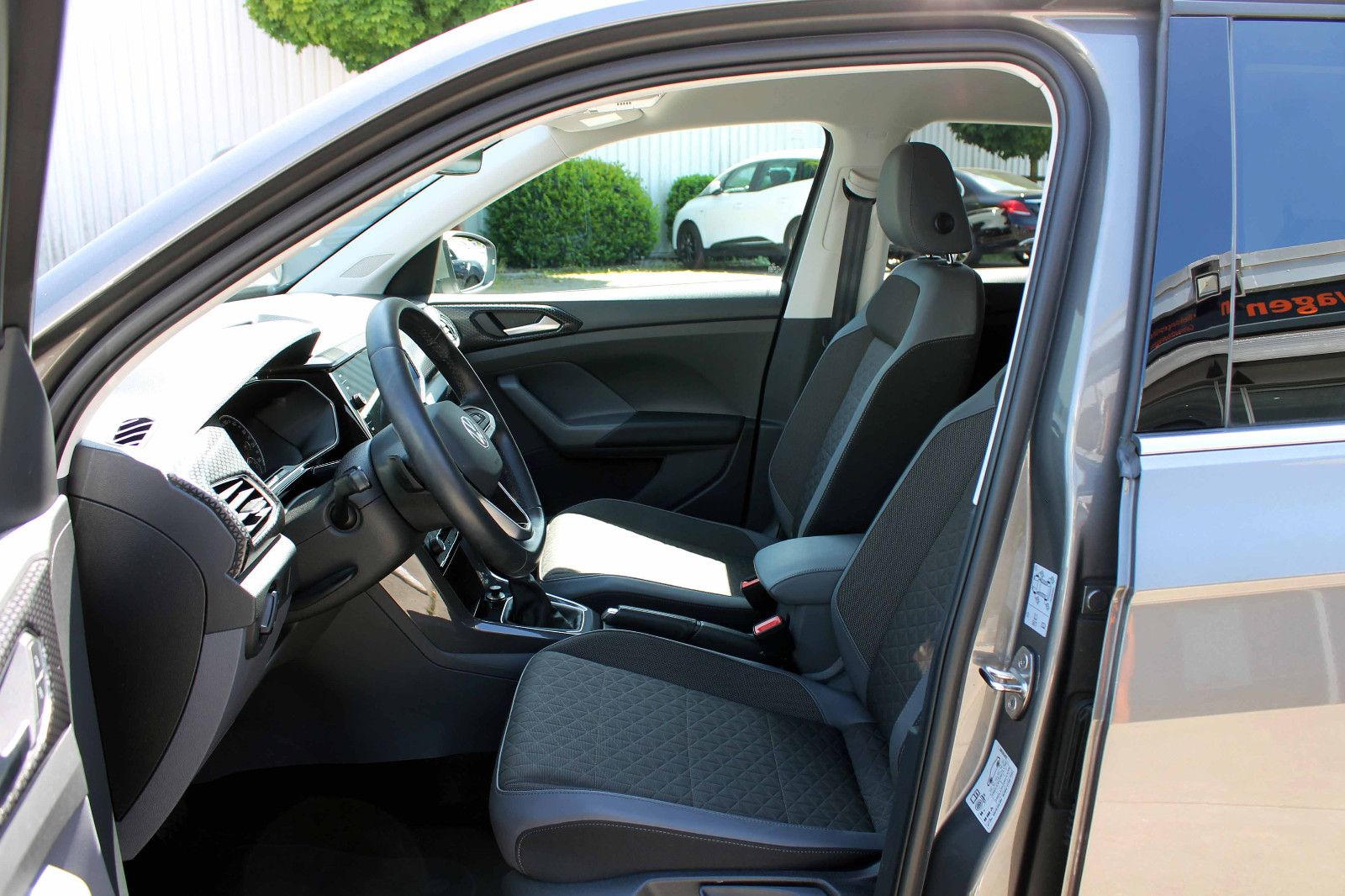 Fahrzeugabbildung Volkswagen T-Cross 1.0 TSI DSG Style ACC NAVI KAM PDC AHK