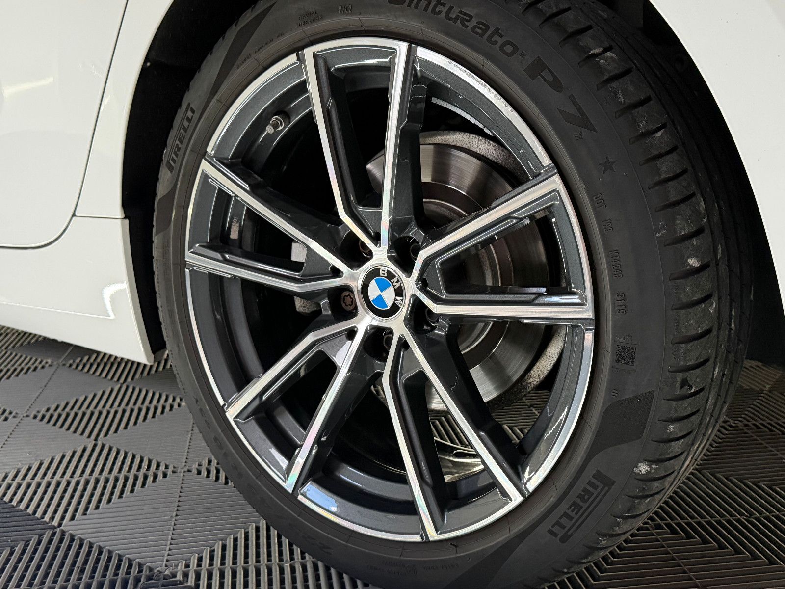 Fahrzeugabbildung BMW 320 i SPORT LINE/LED/DAB/KAMERA/VRTL COCKPIT/ACC
