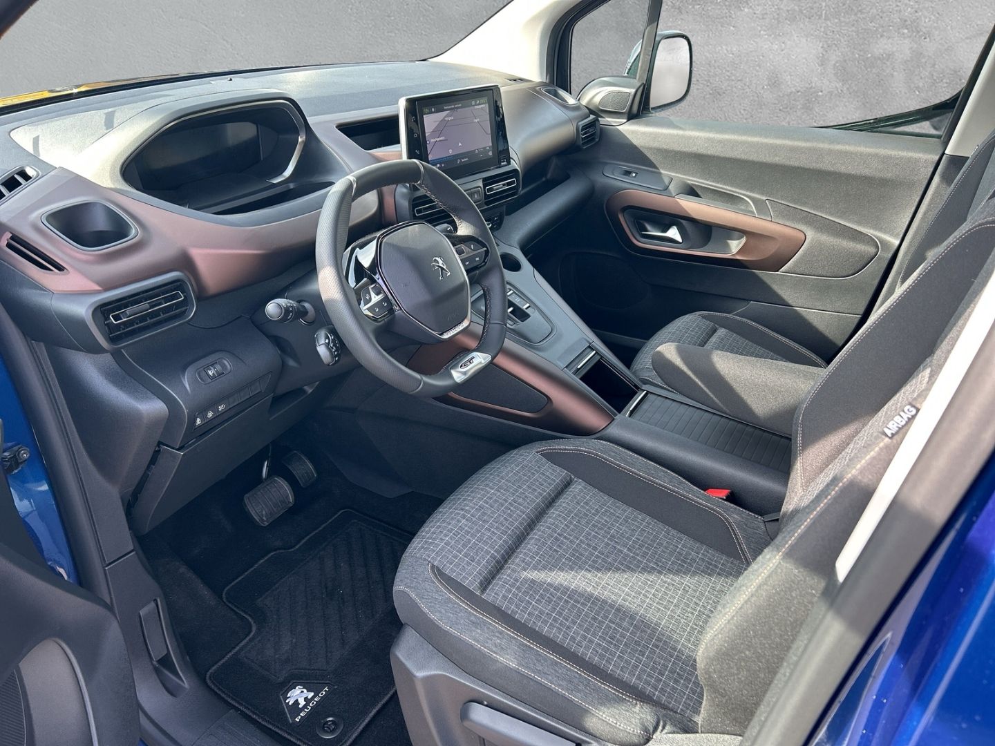 Fahrzeugabbildung Peugeot Rifter GT Elektromotor L2 136