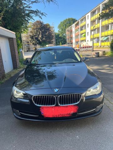 BMW 530 Schwarz 2010