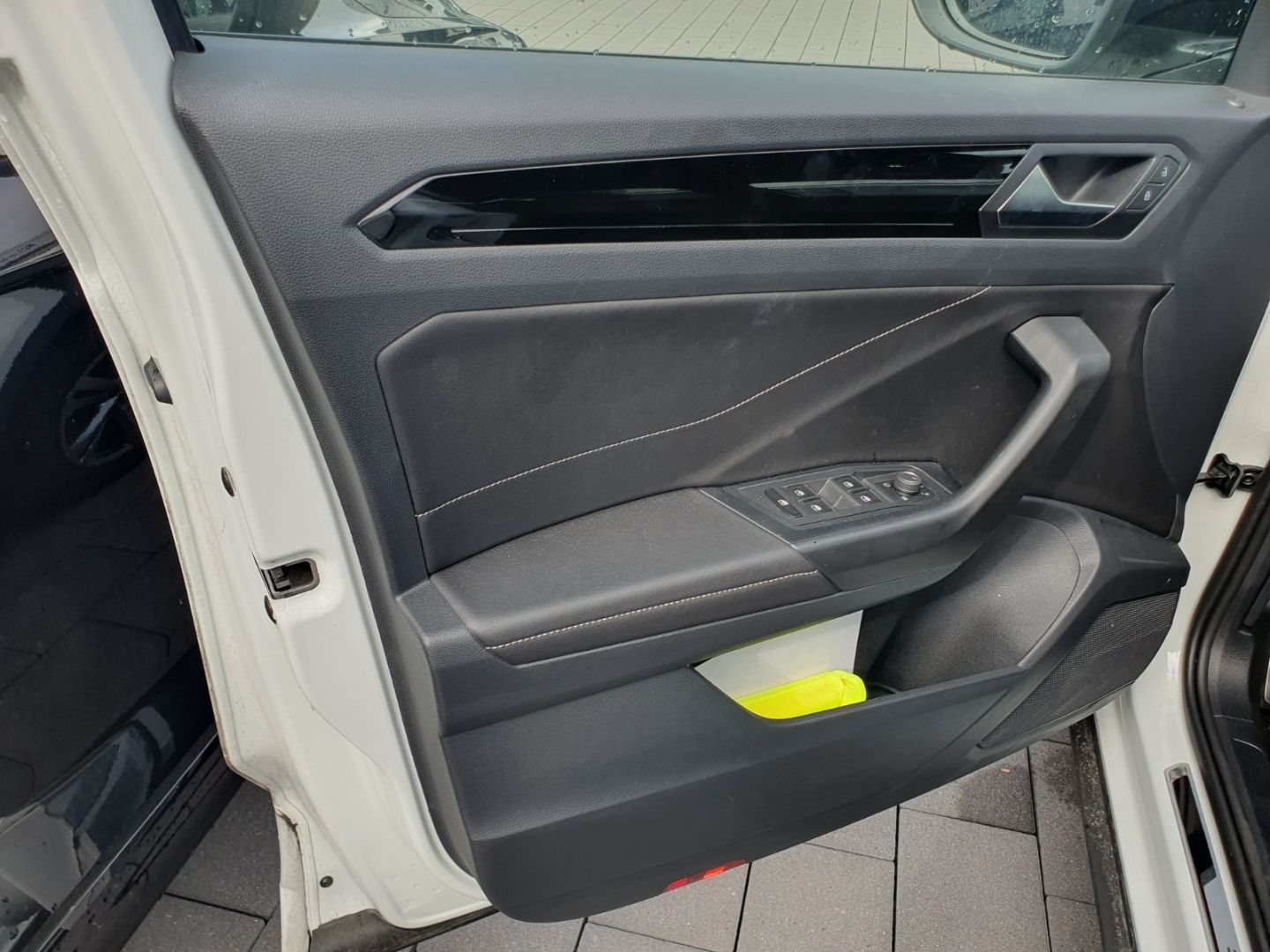 Volkswagen T-Roc R-Line 2.0 TDI DSG Navi AHK digitales Cock foto 4
