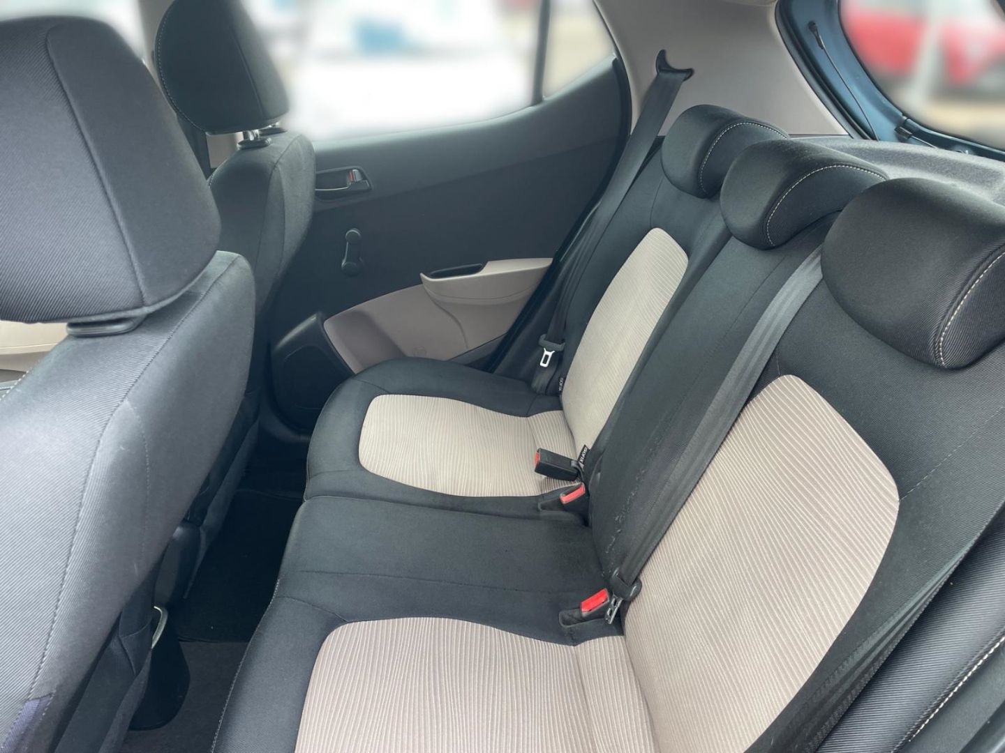 Fahrzeugabbildung Hyundai i10 1.0 Select Plus-Paket Allwetterreifen