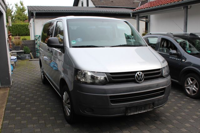 Volkswagen T5 Transporter / Fensterbus / Kombi