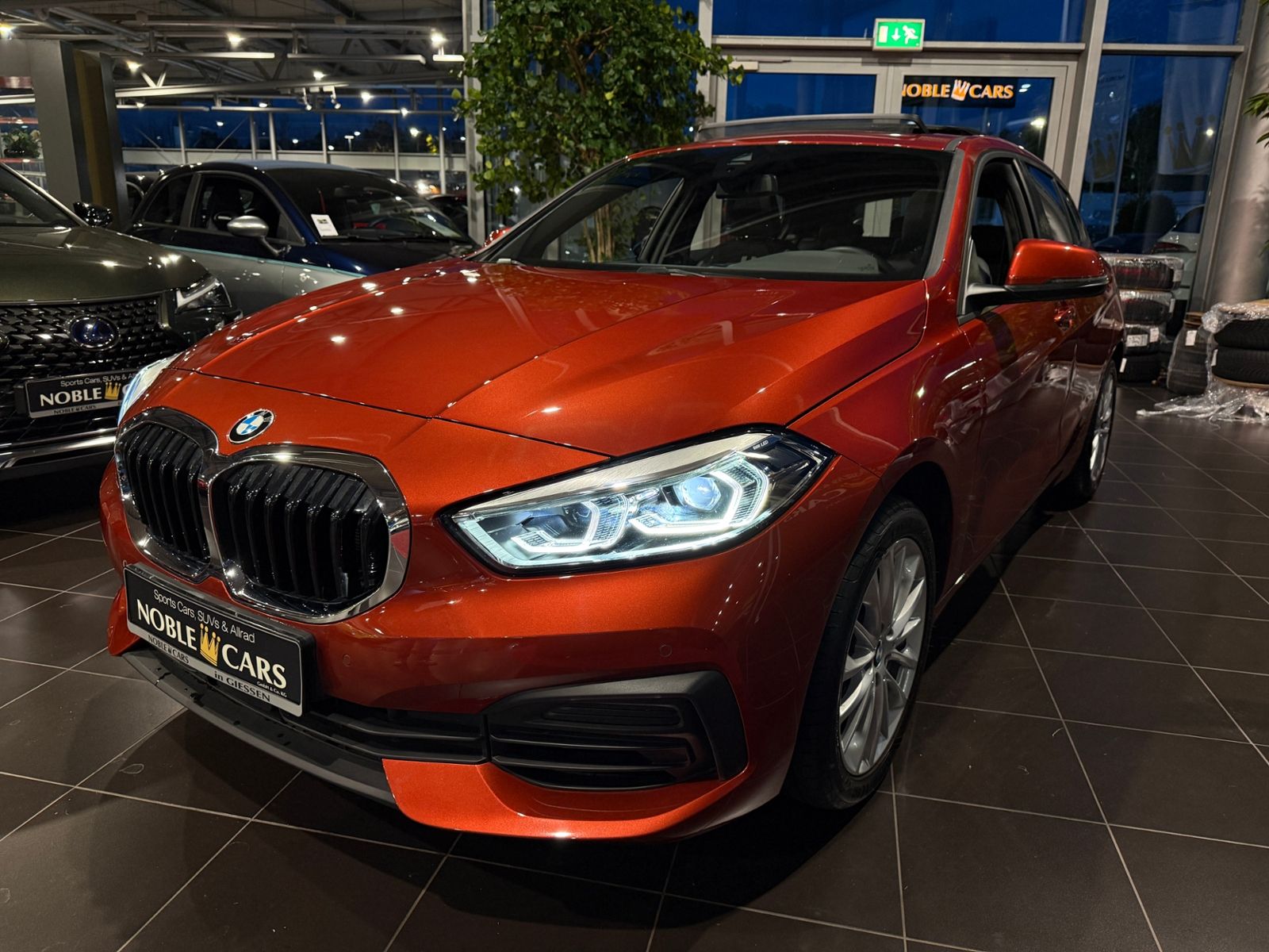 Fahrzeugabbildung BMW 120 i Advantage PANO AHK LED NAVI