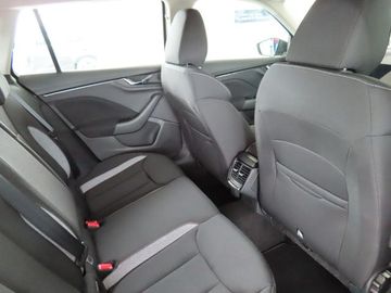 Fotografie 8 des Skoda KAMIQ Selection 1.0 85kw DSG AHK Klima 5J. Garan