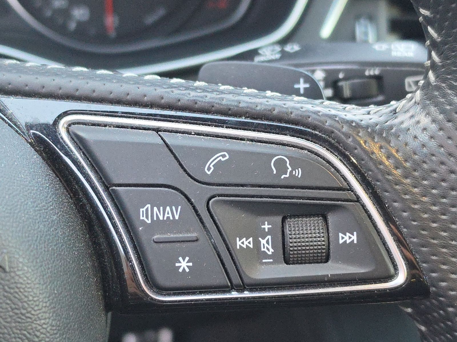 Fahrzeugabbildung Audi A4 AVANT SPORT S-LINE AUTOMATIK AUS 1.HAND
