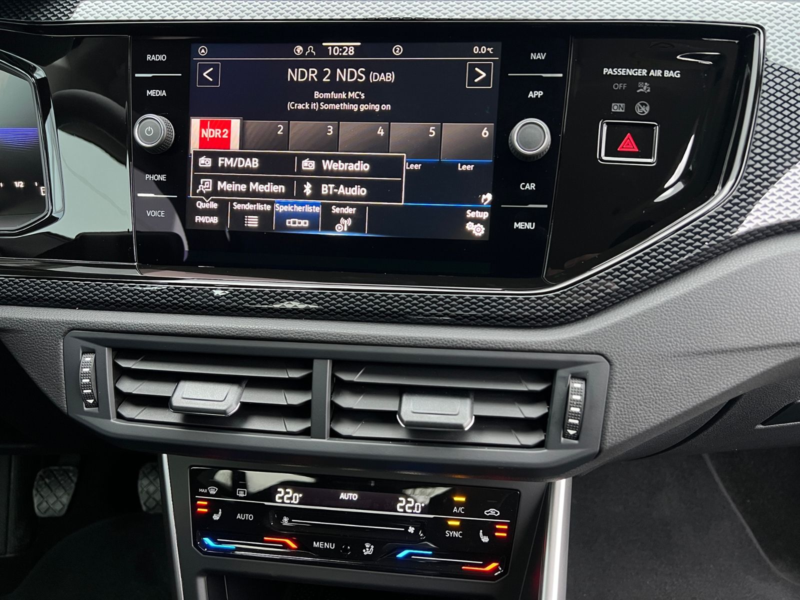 Fahrzeugabbildung Volkswagen Polo Life 1.0 *Navi, Ganzjahresreifen, Kamera*