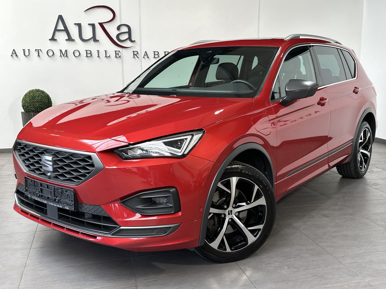 Fahrzeugabbildung SEAT Tarraco 1.4 TSI DSG FR e-Hybrid NAV+LED+AHK+PANO
