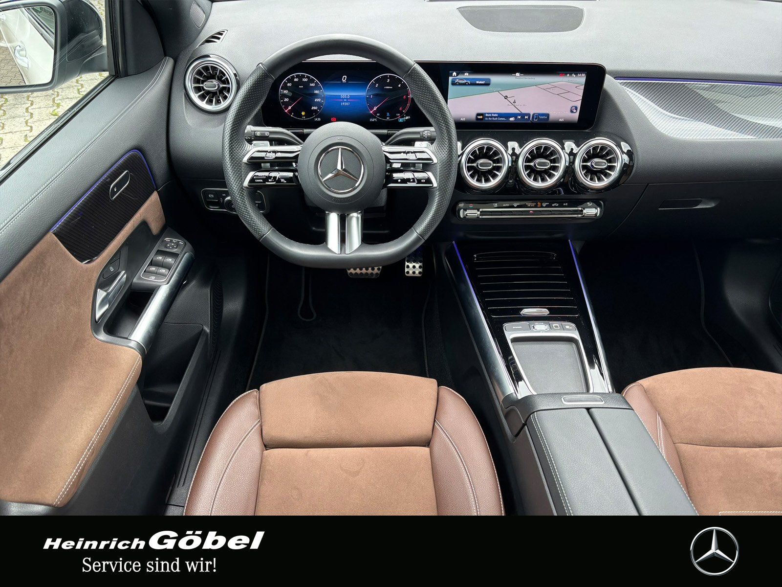 Fahrzeugabbildung Mercedes-Benz GLA 220 d 4M AMG*PANO*AHK*DISTRONIC*360°K*20ZOLL