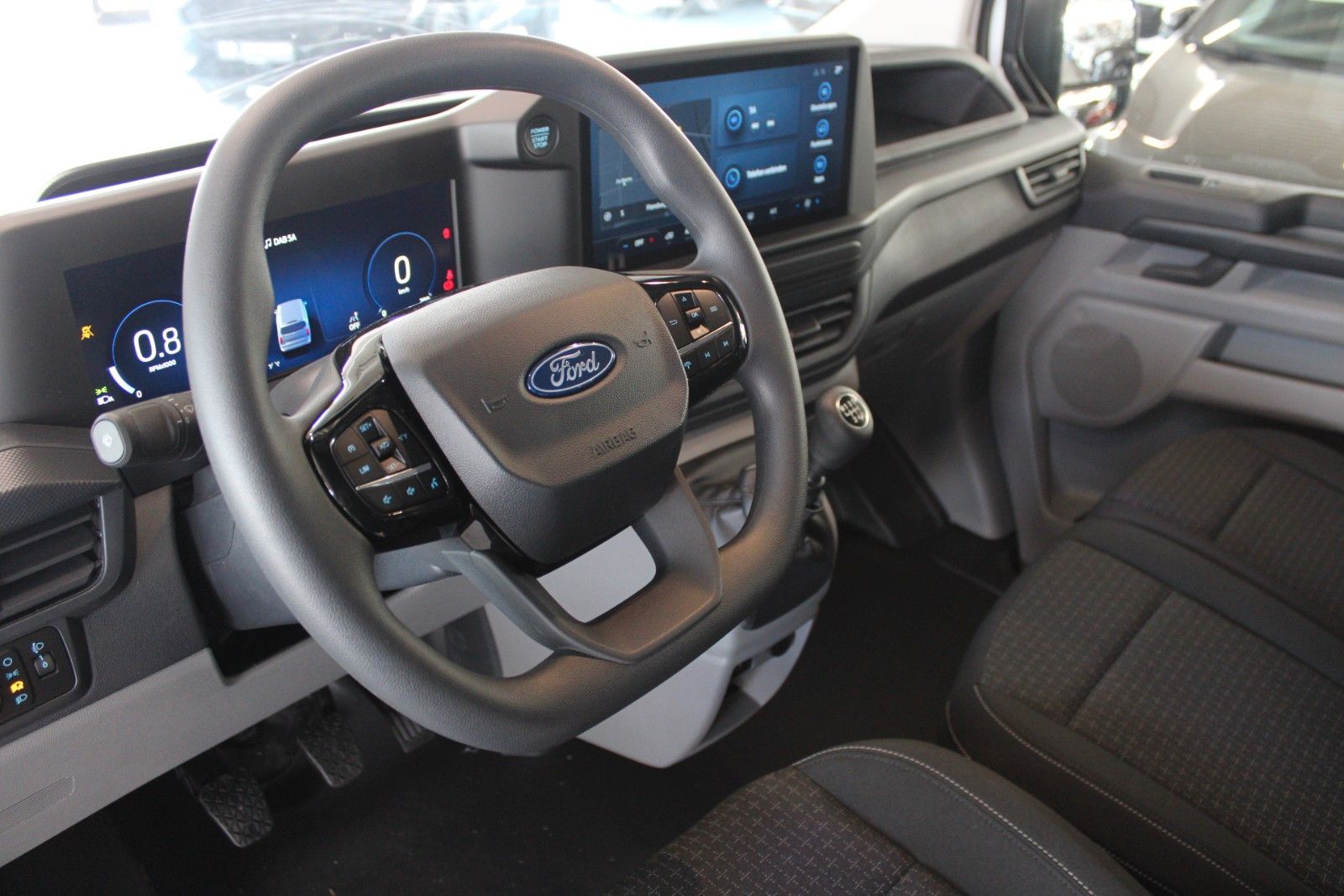 Fahrzeugabbildung Ford Transit Custom Kombi Trend 9-Sitzer LED NAVI CAM