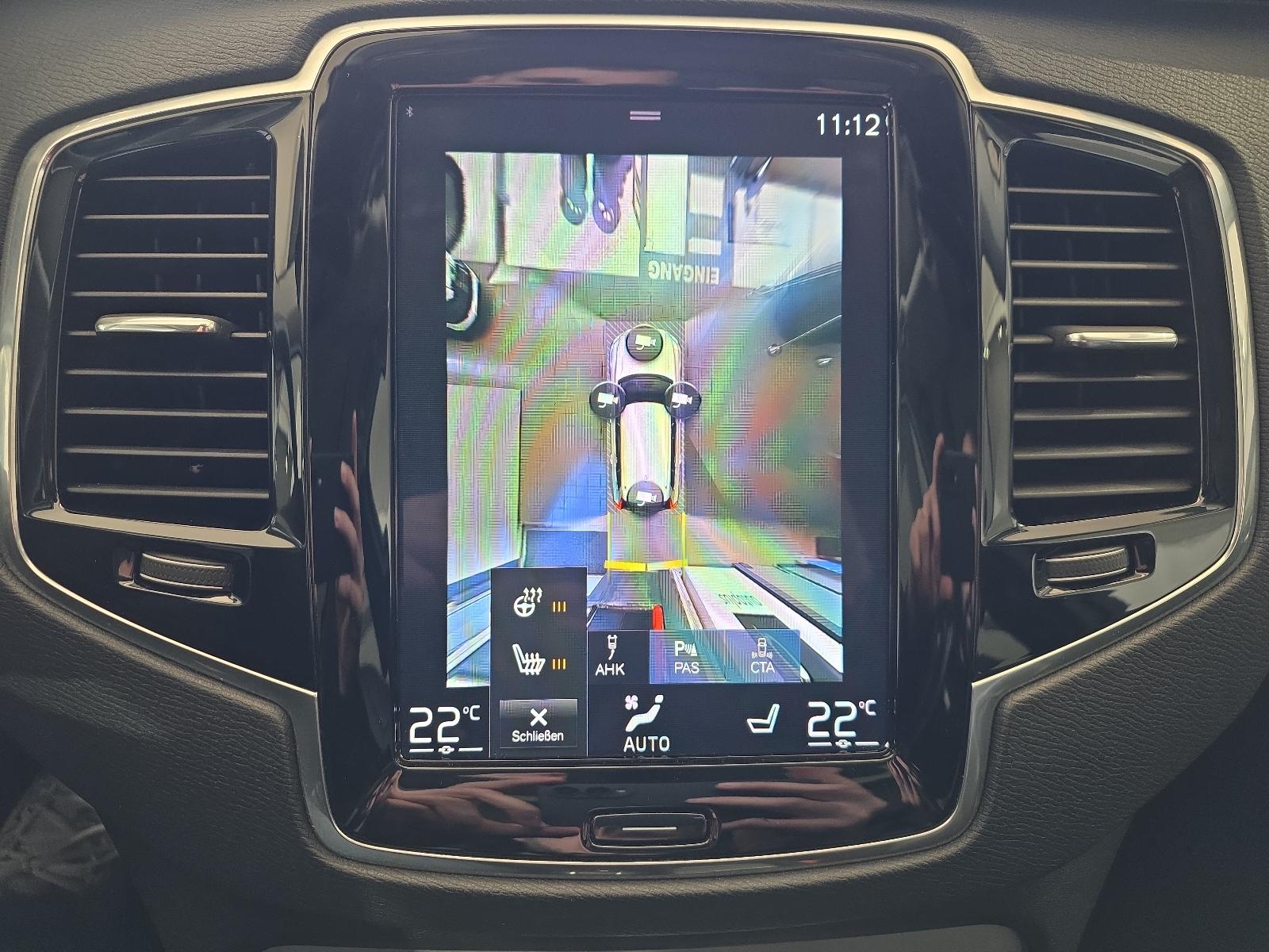 Volvo XC90 D5 Momentum AWD AHK Pano FourC 360° WinterP