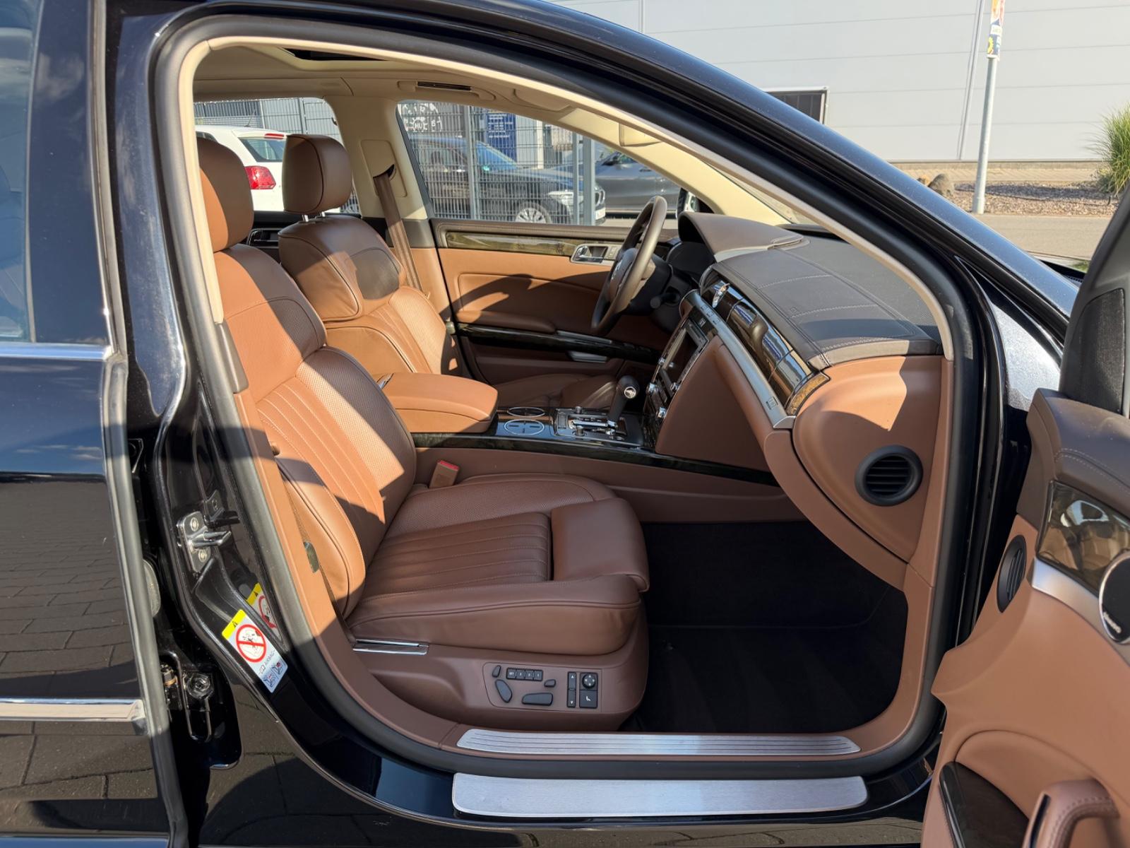 Volkswagen Phaeton 4.2 V8*EXCLUSIVE*ACC*S-DACH*STHZ*TOP*