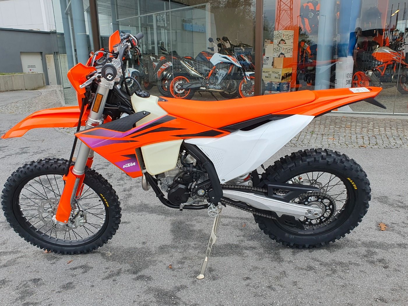 Fahrzeugabbildung KTM 350 EXC-F 350 Modell 2024 Neufahrzeug