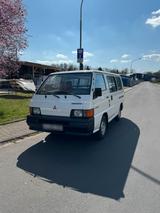 Mitsubishi L300 - Mitsubishi L300: Van