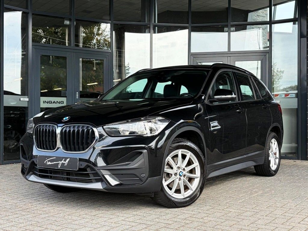 BMW X1 SDRIVE18I - AHK - SENSATEC - NAVI - LM. ALLSE