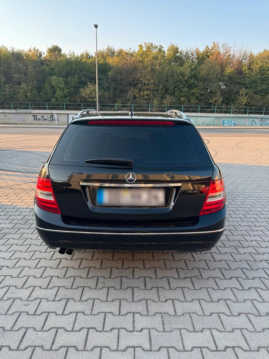 Mercedes-Benz  2012 — photo 6