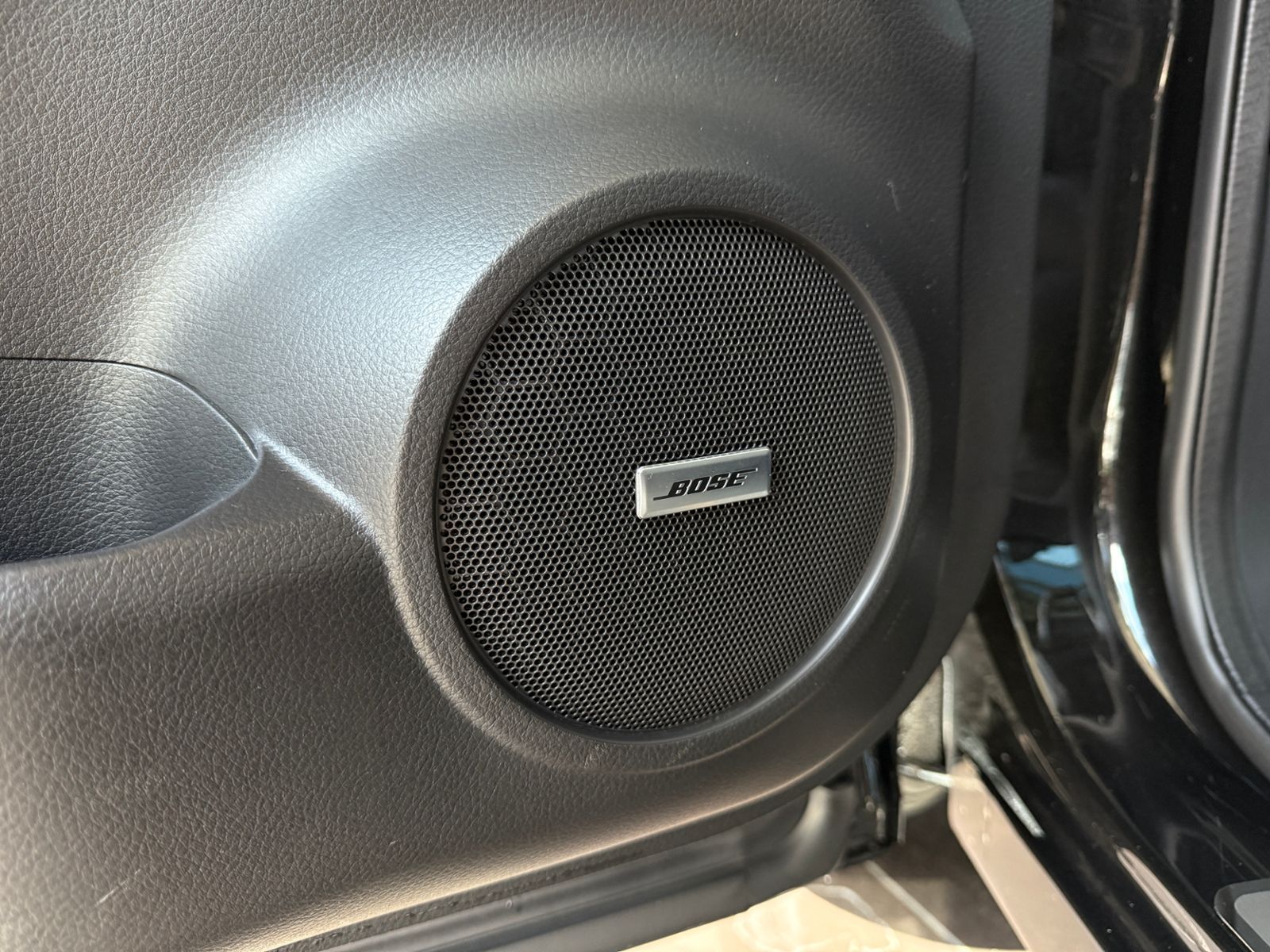 Fahrzeugabbildung Nissan Qashqai Tekna+ 4x4 PANO RFK ACC NAVI