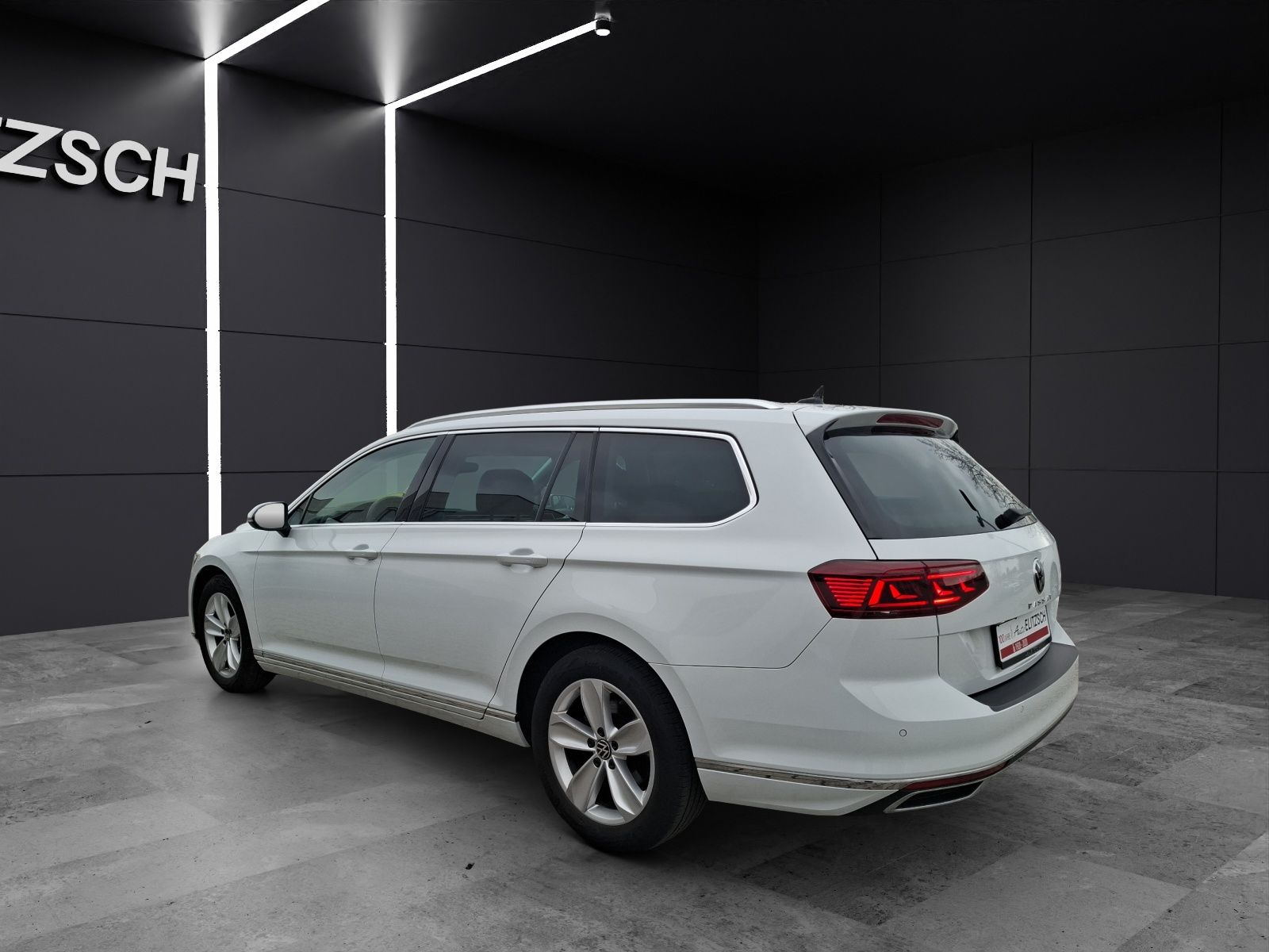 Fahrzeugabbildung Volkswagen Passat Variant TDI Elegance DSG Standhzg. Matrix