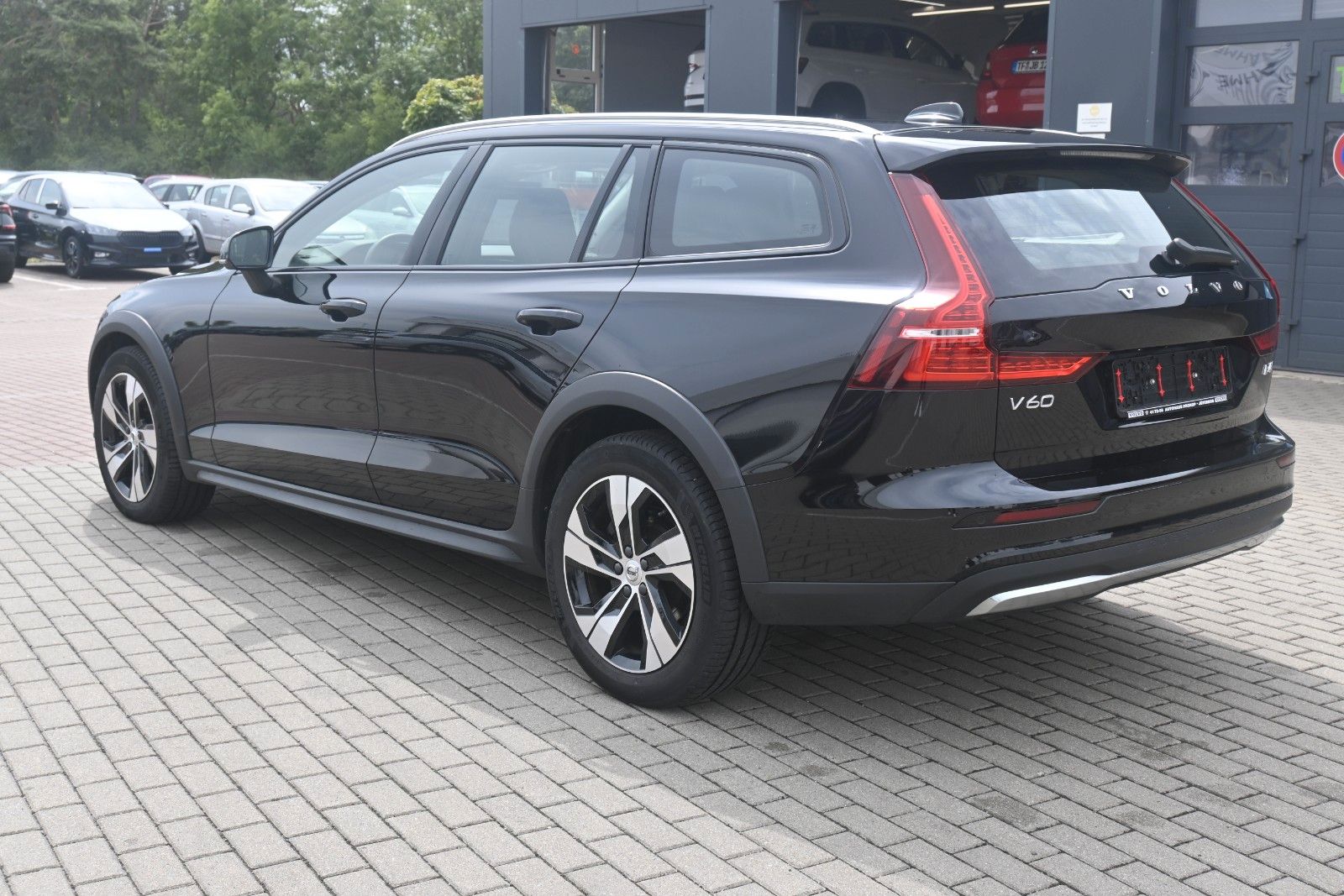 Fahrzeugabbildung Volvo V60Cross Country B4D AWD Plus*FSHZG*ACC*BLIS*AHK