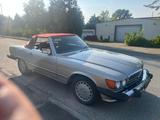 Mercedes-Benz SL 560 rauchsilbermet /Leder Burgund  - Mercedes-Benz SL 560: Cabrio